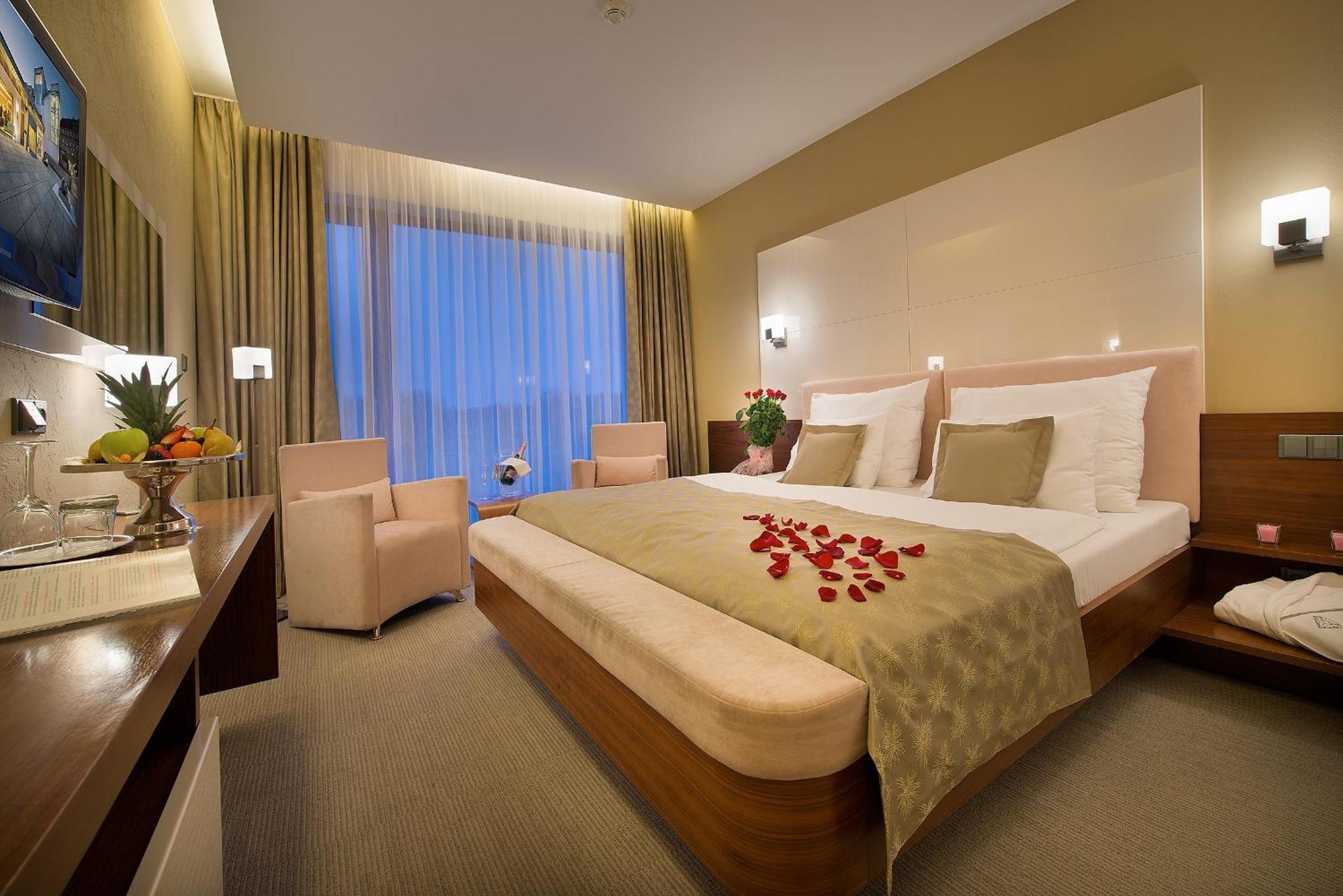Wellness Hotel Diamant Hluboká nad Vltavou Extérieur photo