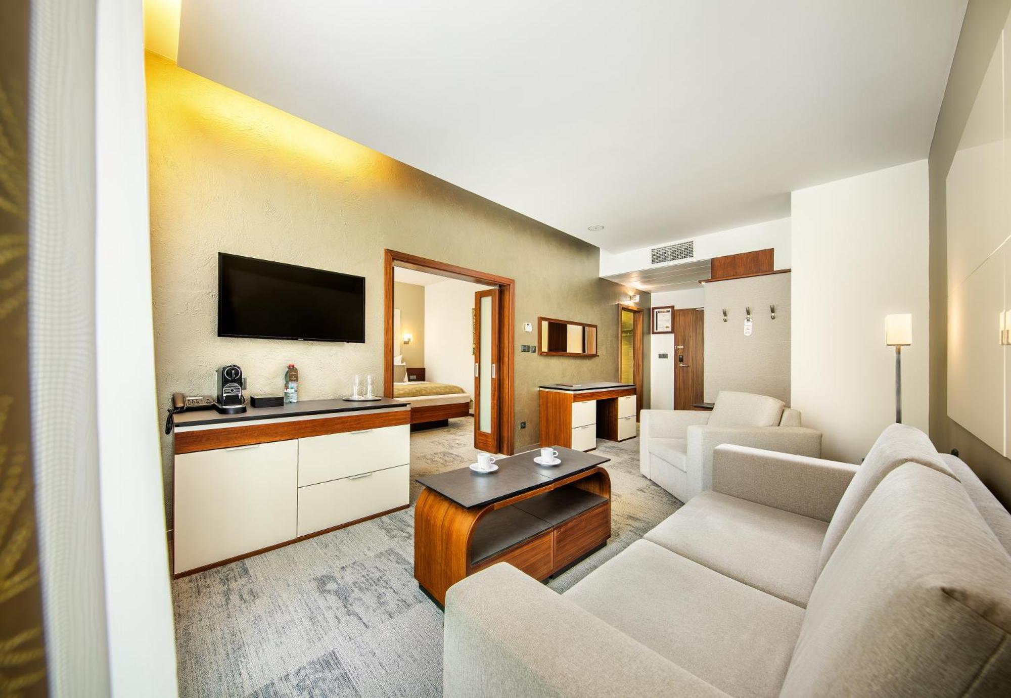 Wellness Hotel Diamant Hluboká nad Vltavou Extérieur photo