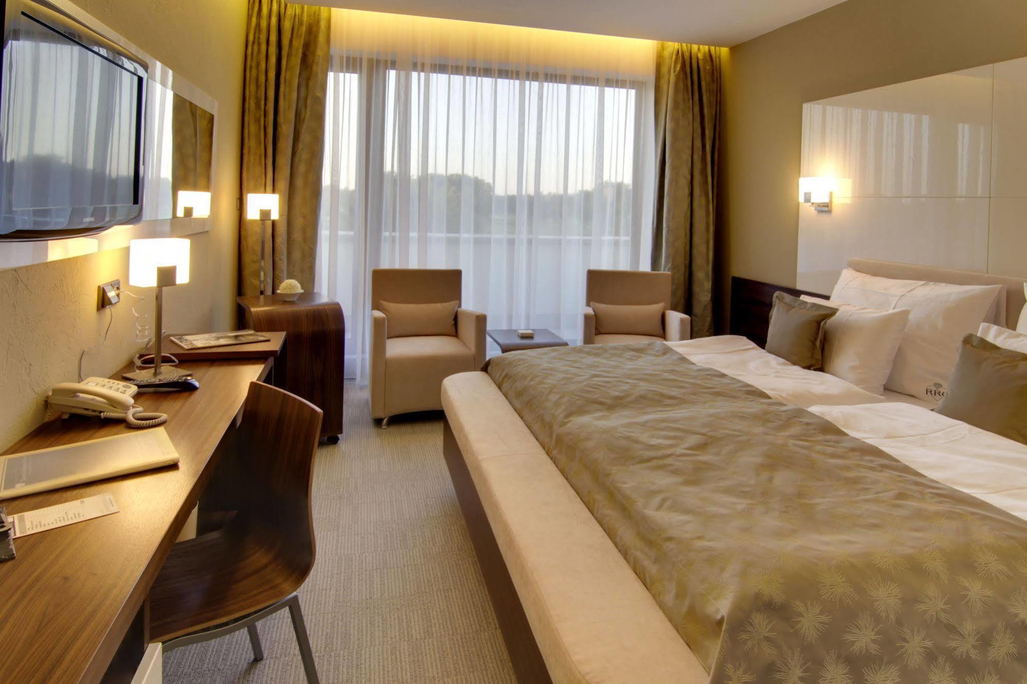 Wellness Hotel Diamant Hluboká nad Vltavou Extérieur photo